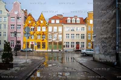 Gdansk. Odnowione fasady kamienic przy ulicy Szerokiej.
09.02.2015
fot....