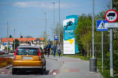 Sopot. Ul. Lokietka. Nowe witacze zamontowane na wjezdzie...