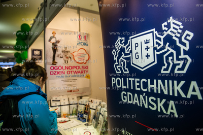 Uniwersytet Gdanski. Wydzial Prawa i Administracji....