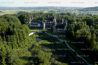 Budowa prywatnego zamku w Lapalicach na Kaszubach....