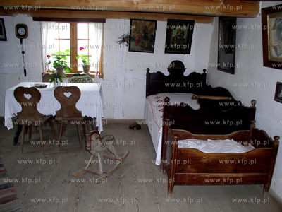 Skansen w Nadolu Nz. Wnetrze chaty gburskiej 30.05.2005r....