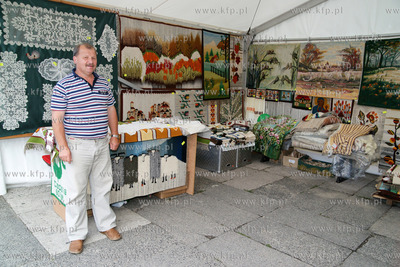 Sopot. Cepeliada 2009. Nz. stoisko z gobelinami
27.07.2009
fot....