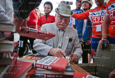 Pierwszy Maraton Sierpniowy w Gdansku Nz. Lech Walesa...