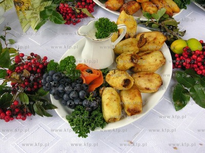 Karzniczka k/Slupska VI Swieto Ziemniaka. nz. paszteciki...