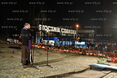 Apel Jasnogorki na Placu Solidarnosci w intencji ofiar...