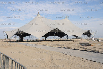 Na plazy w Srodmiesciu Gdyni ruszyl montaz gigantycznego...