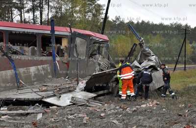 Na niestrzezonym przejezdzie kolejowym w Lipuszu TiR...