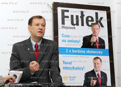 Sopot. Konferencja prasowa ruchu Kocham Sopot, na ktorej...