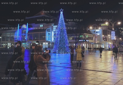 Sopot. Plac Przyjaciol Sopotu. Nz swiateczna iluminacja....