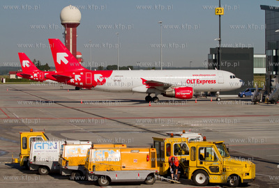 Lotnisko im Lecha Walesty w Gdansku Rebiechowie. Na...