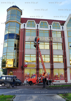Gdansk. Zdjecie szyldu z budynku Artus Park przy ul...