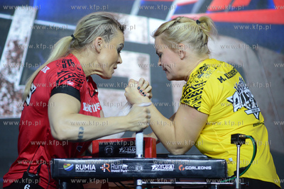 Hala Sportowo - Widowiskowa w Rumi. 50. Gala Armwrestligu...