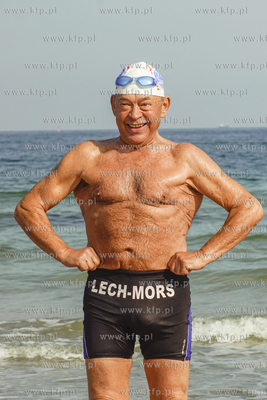 Plaża w Jelitkowie. Wspólna kąpiel morsów,  Ewy...