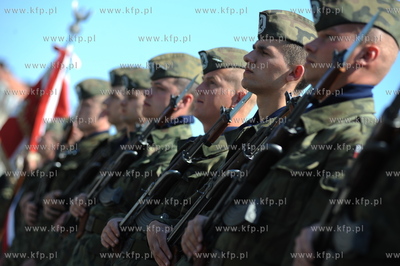 Gdansk. Obchody rocznicowe Konstytucji 3 Maja, kwiaty...