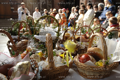 Swiecenie potraw Wielkanocnych w kosciele sw. Brygidy...