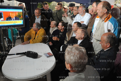 Stocznia Gdanska. Zwiazkowcy ze stoczniowej Solidarnosci...