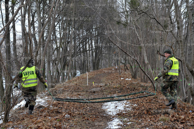 Poszukiwania przez firme Explosive niewybuchow i niewypalow...