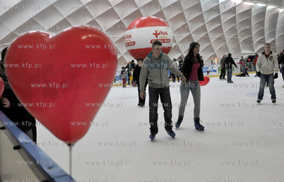 Oficjalne obchody Walentynek na gdanskim krytym lodowisku...