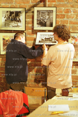 Przygotowania do wernisarzu wystawy pokonkursowej Gdansk...