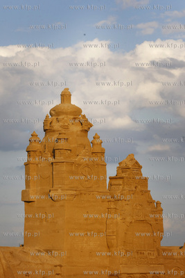 Gdansk Jelitkowo. Plaza. Wystawa monumentalnych rzezb...