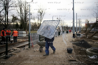 Gdansk. Remont torowiska wzdłuż ul. Pomorskiej i...