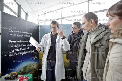 Gdanski Park Naukowo Technologiczny. Atomowy Autobus.
01.12.2012
fot....