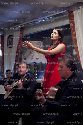 Gdansk. Siesta Festival. Wieczor Fado na barce w Miescie...