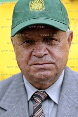 Protest dzialkowcow pod Urzedem Wojewodzkim w Gdansku.
Protestujacy...