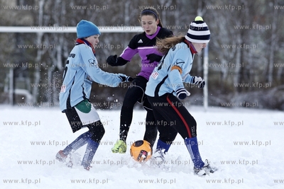 Gdansk Zaspa. Pilkarski turniej dzikich druzyn Do przerwy...