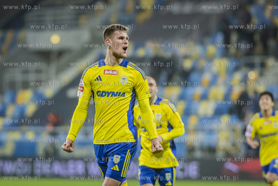 1 liga. Arka Gdynia - Stal Rzeszów. Nz. Karol Czubak...