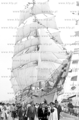 Zaglowiec Dar Mlodziezy zacumowany w Porcie Gdanskim...