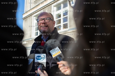 Gdańsk. Zespół Szkół Łączności. Głos w wyborach...