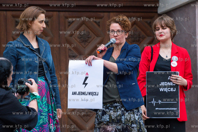 Gdańsk, okolice Dworu Artusa. Ani Jednej Więcej!...