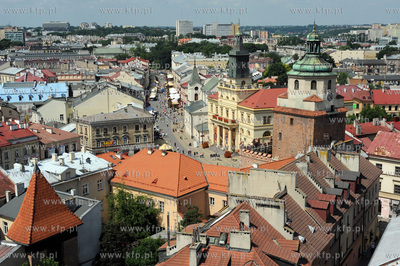 Lublin. Gotycka Brama Krakowska pol. XIV wieku z poznogotyckim...