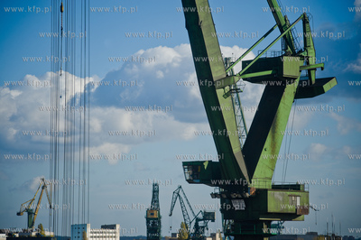 Stocznia Gdanska. Przekazanie wylaczonego z uzytku...