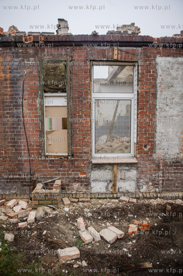 Gdansk. Rozbiorka budynkow znajdujacych sie przy skrzyzowaniu...