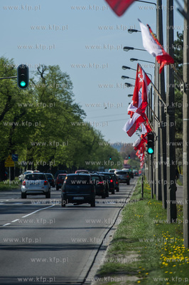 Gdansk. Aleja Zwyciestwa. Flagi Panstwowe oraz Miejskie...