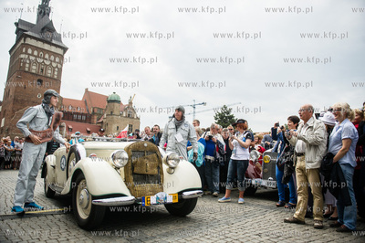 Gdansk. Targ Weglowy. XV Zlot Zabytkowych Mercedesow.
28.05.2016...