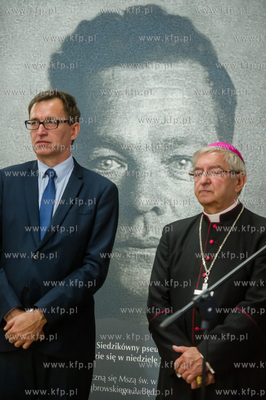 Gdańsk. Historyczna sala BHP. Konferencja prasowa...