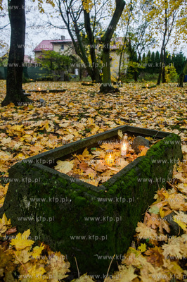 Gdańsk. Dzień Wszystkich Świętych. Nz były Cmentarz...
