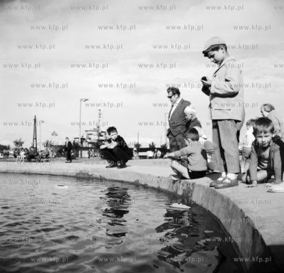 Gdynia, fontanna na Skwerze Kosciuszki. 1965z0002396Fot....