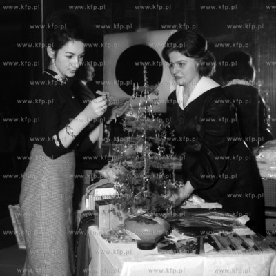 Prezentacja elementów stylizacji, wizerunku oraz akcesoriów...