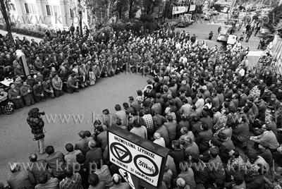 Strajk w Stoczni Gdańskiej im. Lenina Nz. protestujacy...