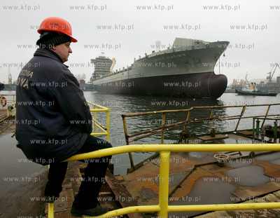 W stoczni Szczecinskiej Nowa odbylo sie ostatnie wodowanie...