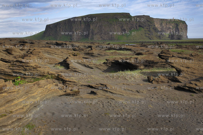 Islandia krajobraz wyspy, okolice Dyrholaey czerwic...