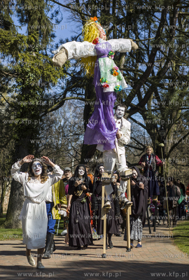 Oliwa, Park Oliwski. II Festiwal Etnowiosnowisko. Happening...