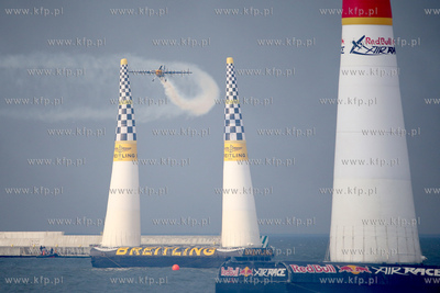 Gdynia - 4. przystanek Mistrzostw Swiata Red Bull Air...