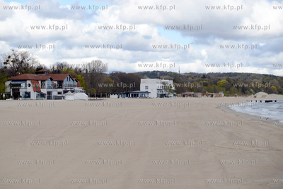 Sobota 25 kwietnia 2020 roku w Sopocie, godziny przedpołudniowe...