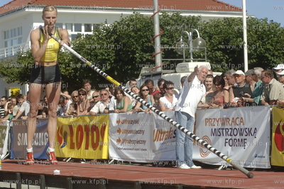 Molo w Sopocie - konkurs skokow "Tyczka na molo" ....