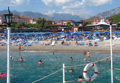 Plaza przy hotelu Sailors Beach Club w Kiris, turystycznej...